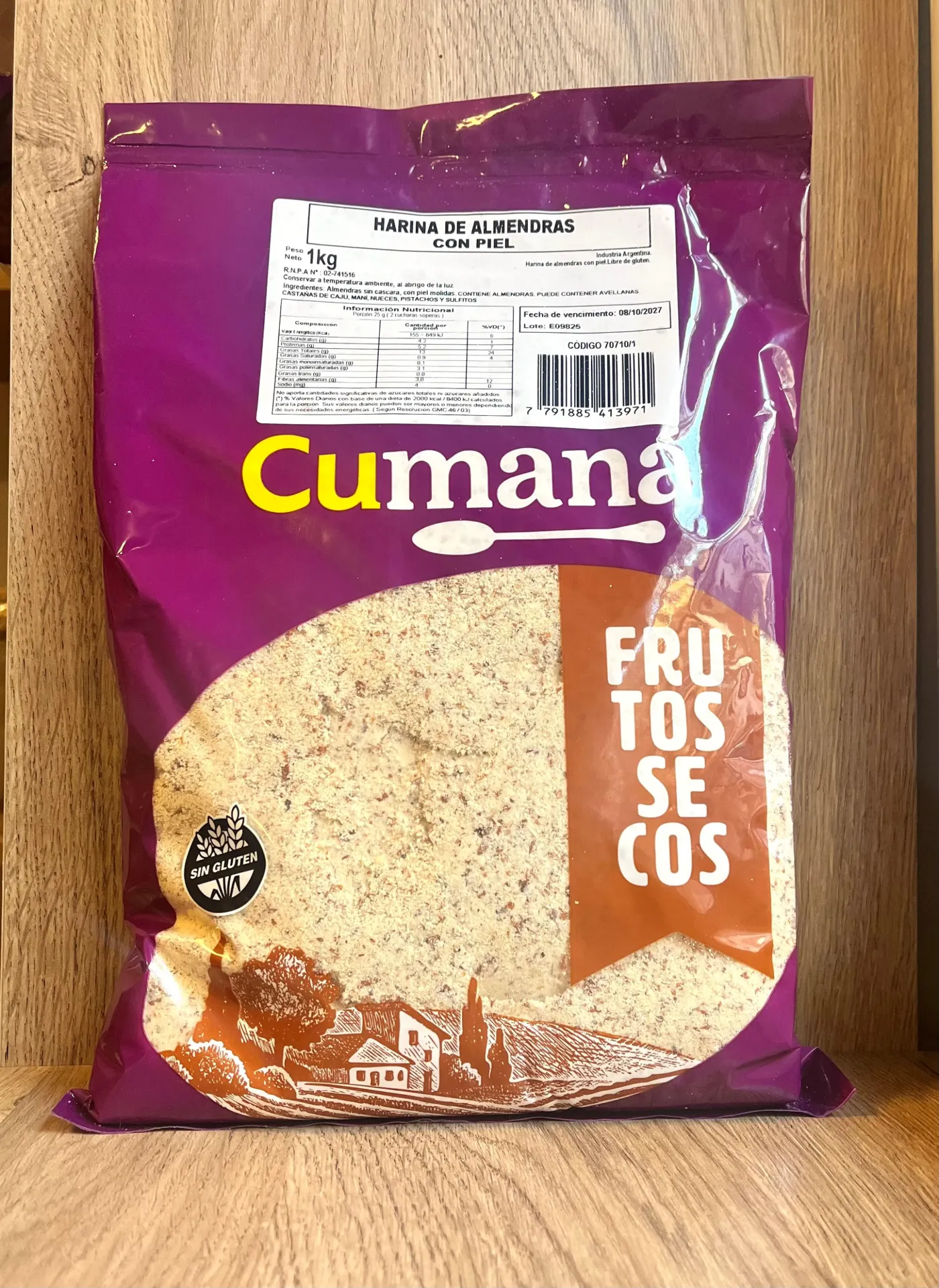 Harina de almendras CON piel sin gluten 1 kg Cumana