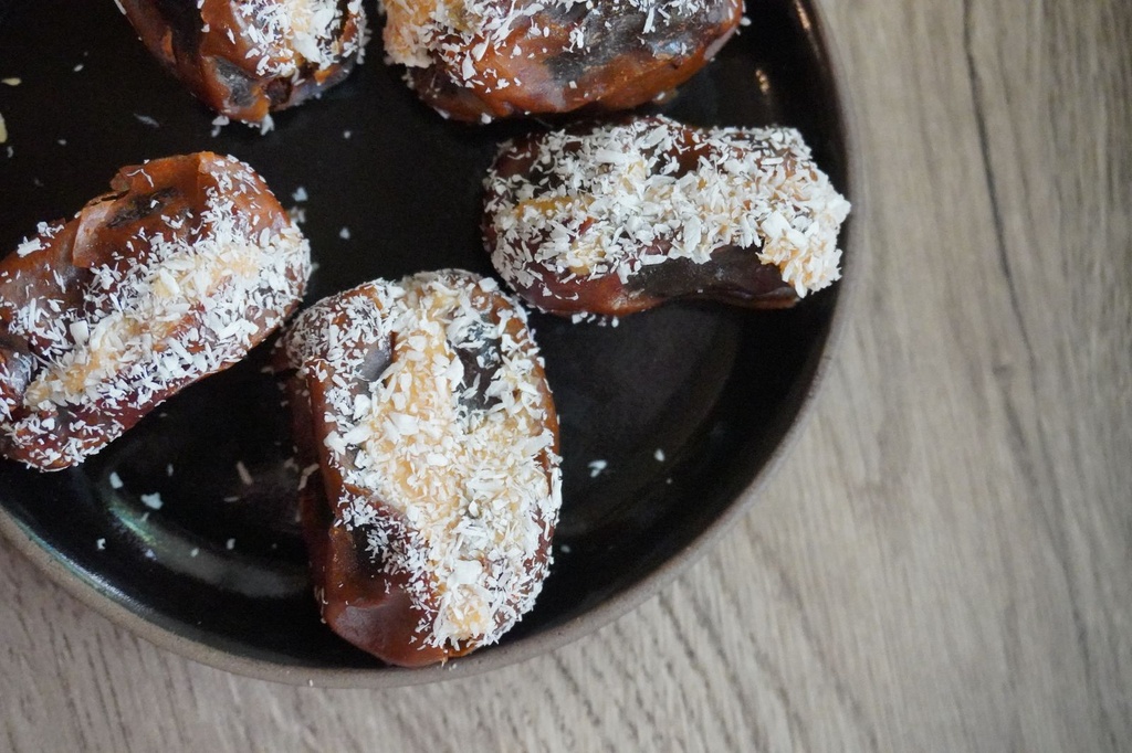 Datiles rellenos con pasta de mani y coco 15u